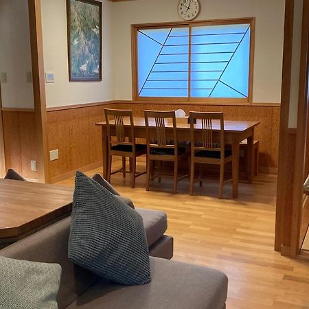 Shirokuma Lodge Hakuba Exterior photo