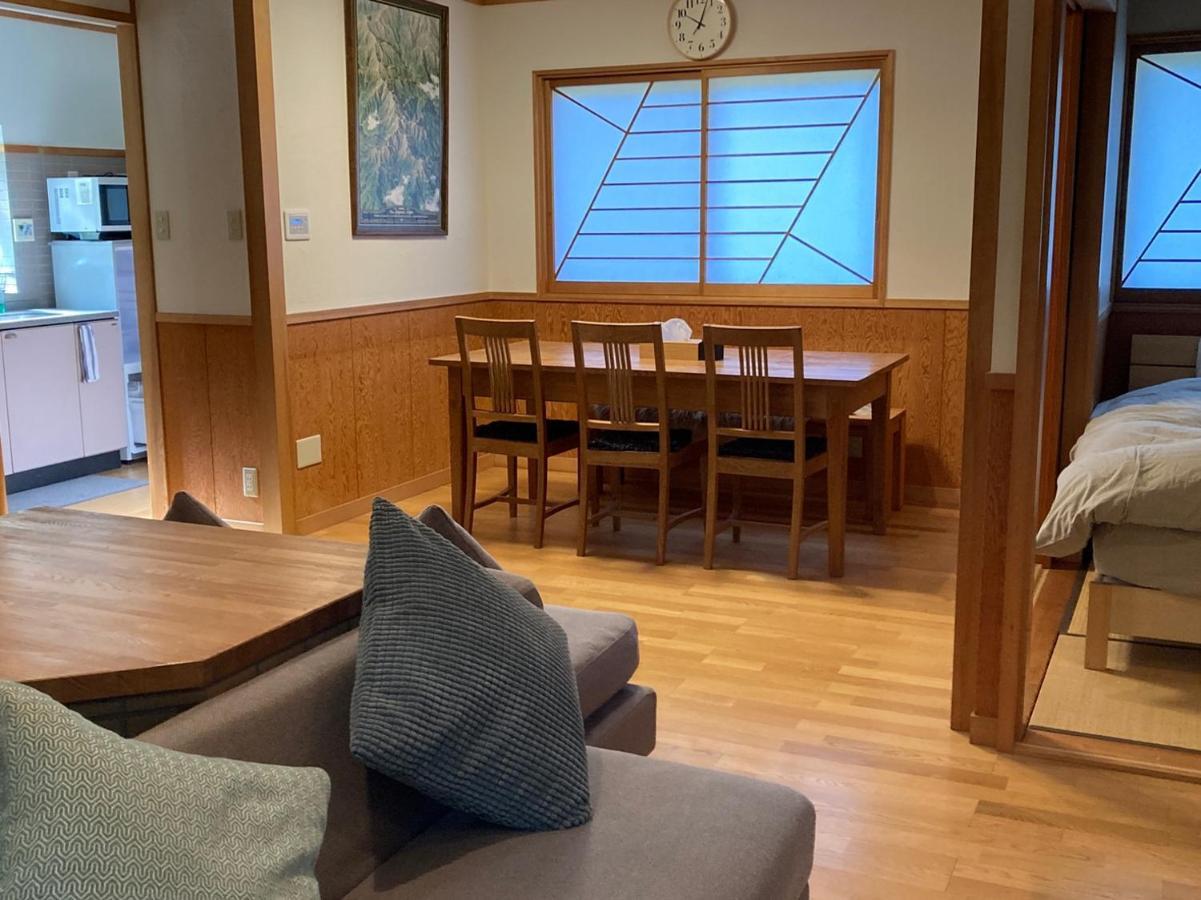 Shirokuma Lodge Hakuba Exterior photo