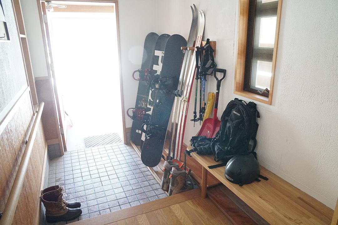 Shirokuma Lodge Hakuba Exterior photo
